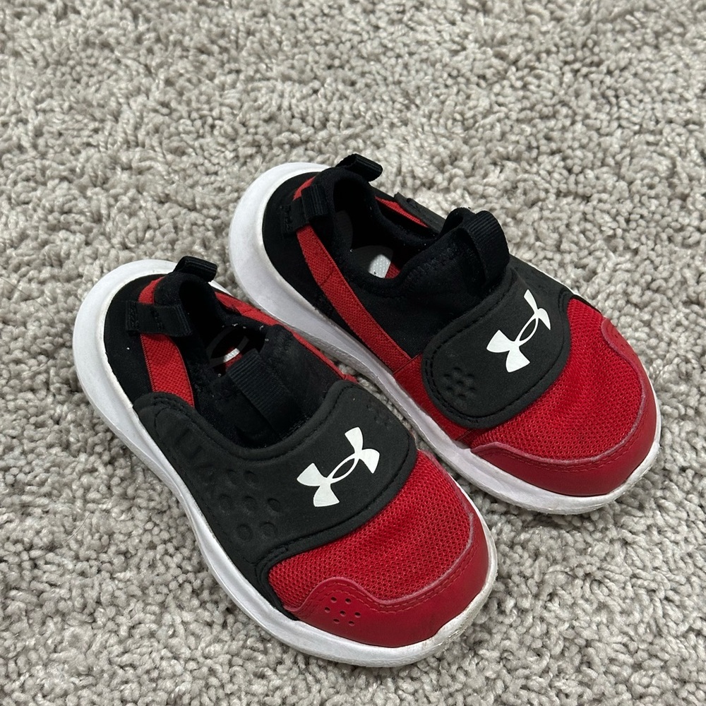 Under Armour Kids Sneakers in Red and Black